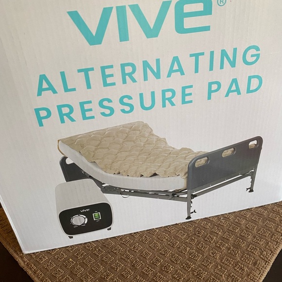 Vive Alternating Pressure Pad - Picture 1 of 7